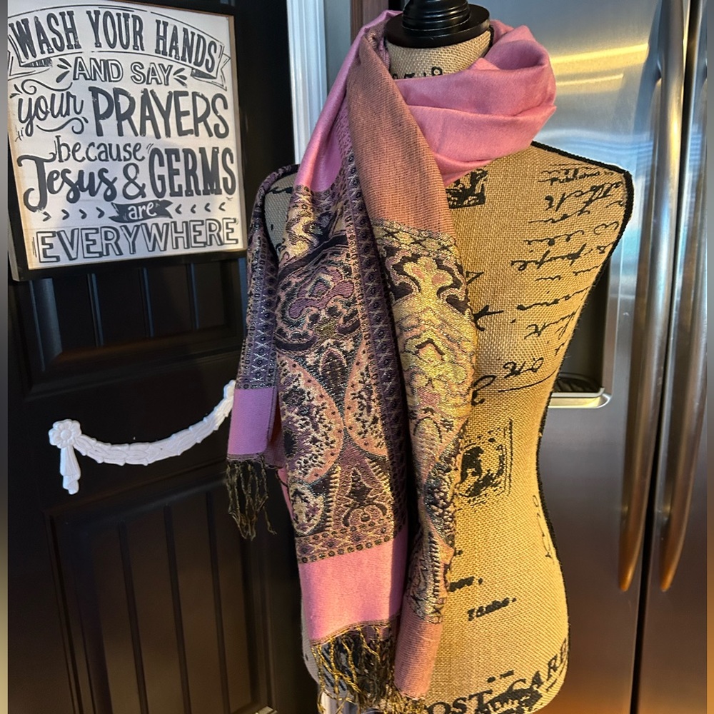 💕 NWOT Fuchsia Pink Pashmina Scarf Wrap